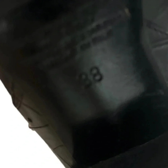 Size: 7.5 Pointed Toe Textured Studded Ankle Boot - Picture 4 of 6